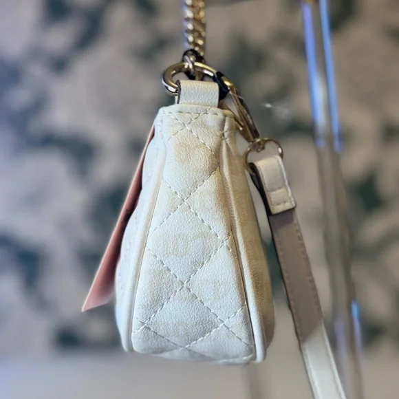 Juicy Couture Cream Quilted Shoulder Bag with Gold Accents NWT - Picture 4 of 9